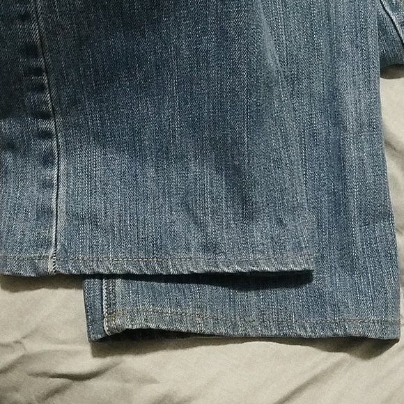 Distressed Jeans - Picture 4 of 5